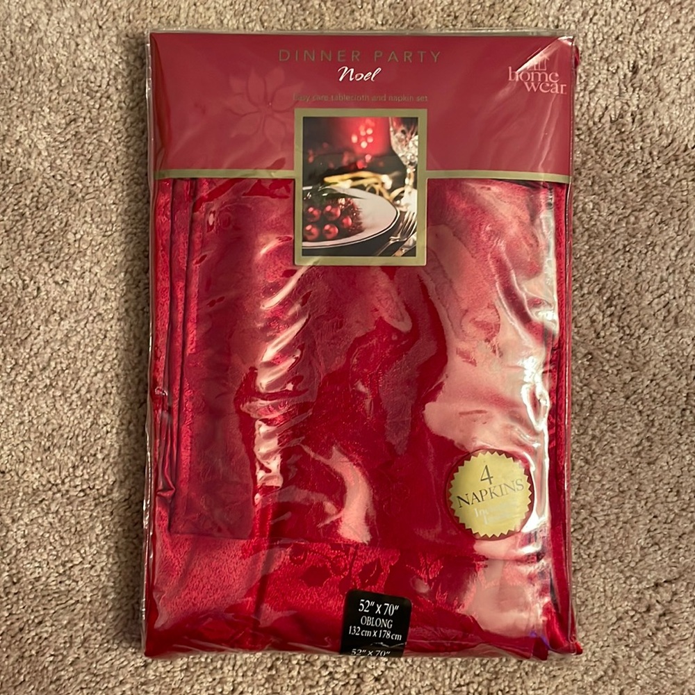 Holiday Table Cloth (52” x 70” oblong) with 4 napkins.